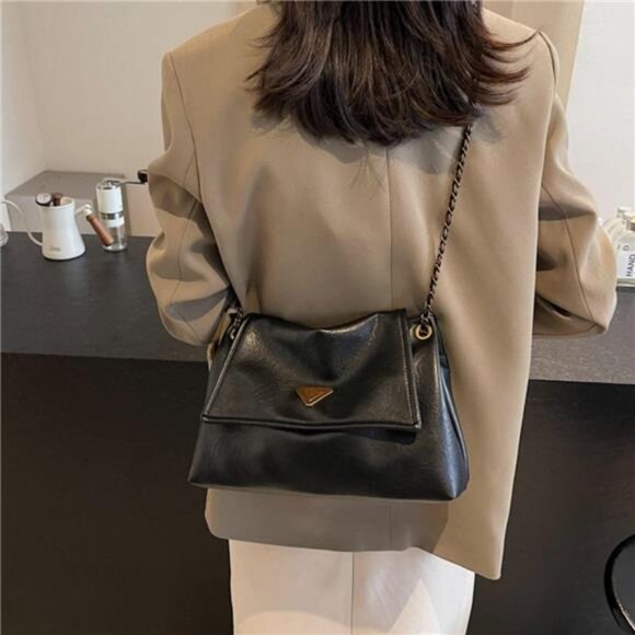 Chain Strap Shoulder Bag - Picture 8 of 8